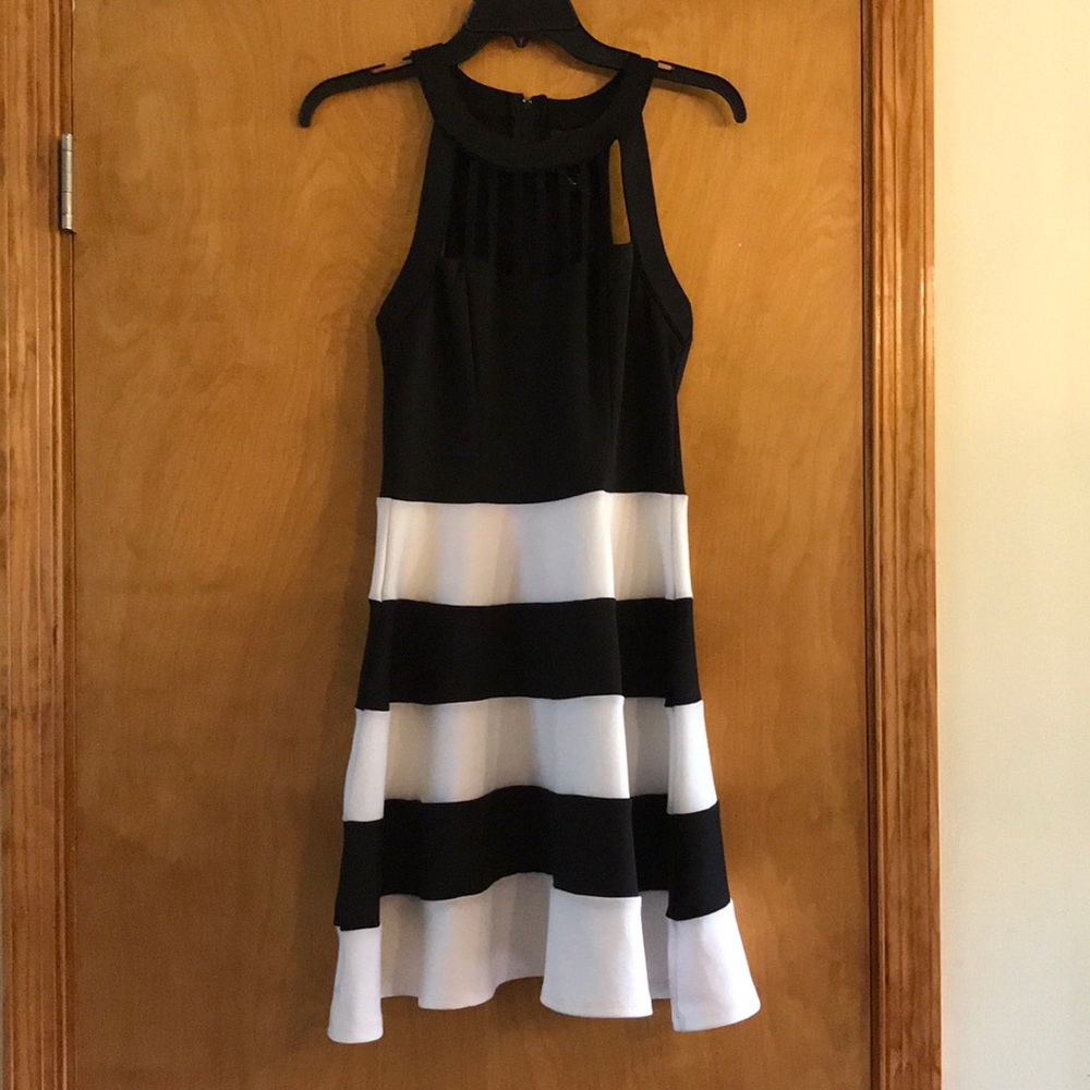 NWOT Blk and White Halter style dress, Juniors 9